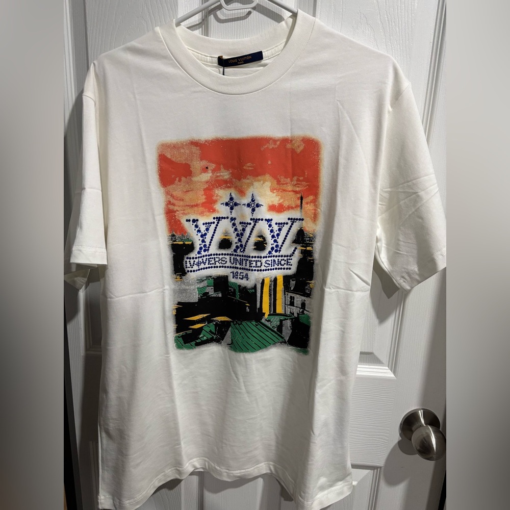 BNWT men’s Louis Vuitton embellished tshirt